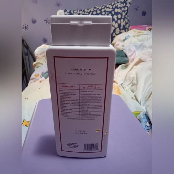 Native Cherry & Vanilla Macaron Body Wash - White and Red - Picture 2 of 4